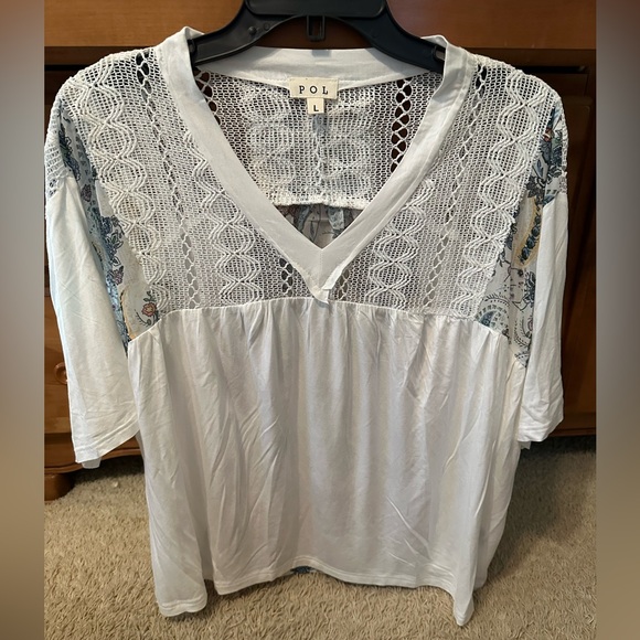 POL Tops - POL White Lace V-Neck Top